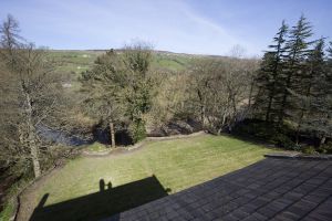 _gorgeous Lawn House ext 20.jpg